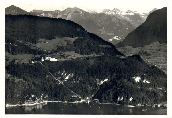 Hotel Fürigen über dem Vierwaldstättersee Vorderseite