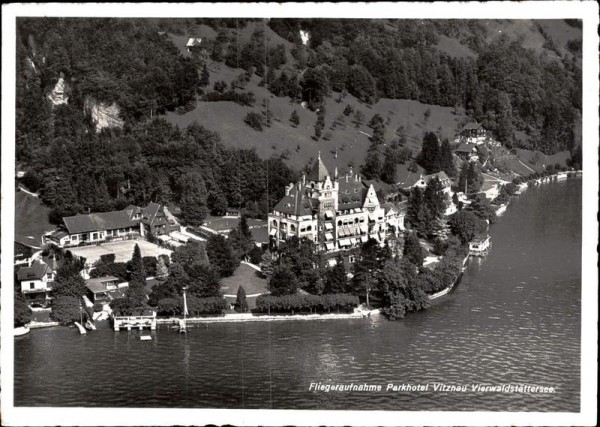 Fliegeraufnahme Parkhotel Vitznau Vierwaldstättersee Vorderseite