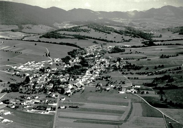 Corcelles, Flugaufnahme Vorderseite