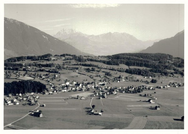 8717 Benken SG/ Hintergrund: Glarner Alpen Vorderseite