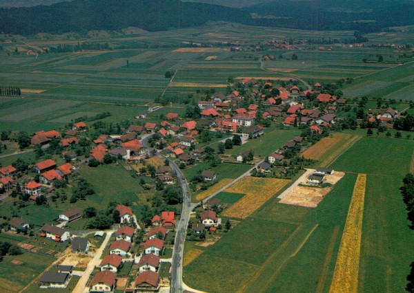 Büetigen BE - Flugaufnahmen Vorderseite