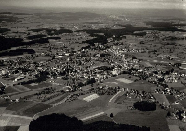 8620 Wetzikon, Hintergrund: 8610 Uster / Pfäffikersee + Greifensee Vorderseite