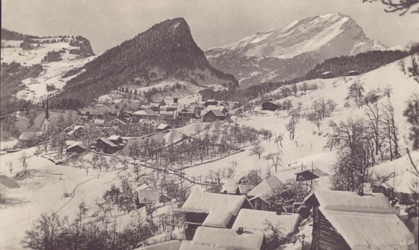 Seewis Dorf im Prättigau mit Valzeinahaubt und Calanda