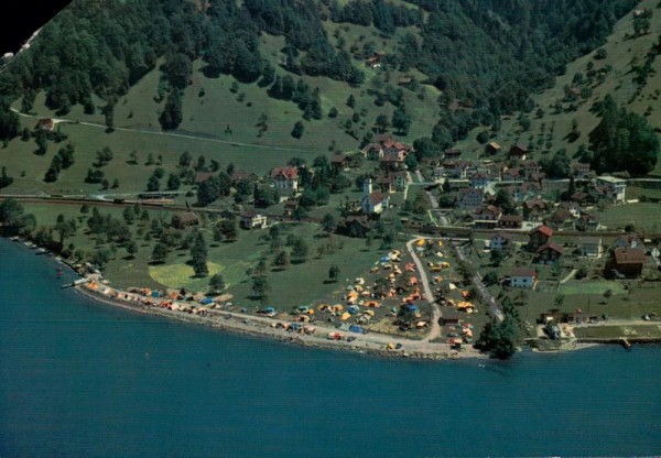 Sisikon am Vierwaldstättersee  -  Flugaufnahmen Vorderseite