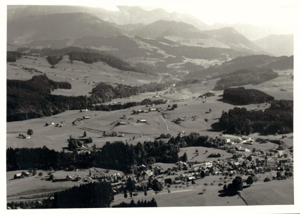 9104 Waldstatt, Urnäscherstrasse / Hintergrund: Hochalp-Säntis Vorderseite