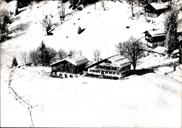 Braunwald, Hotel-Pension Ahorn, Flugaufnahme Vorderseite