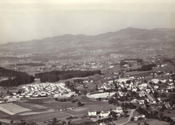 Wolfhausen ZH - Flugaufnahmen Vorderseite