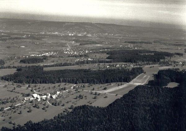 9555 Tobel-Tägerschen TG, Thor/ Hintergrund: Weinfelden Vorderseite