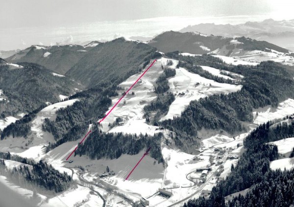 Skilift, Steg im Tösstal  -  Flugaufnahmen Vorderseite