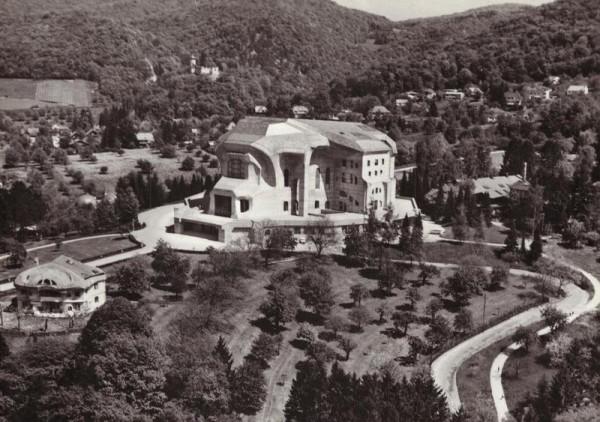 Goetheanum, Dornach - Flugaufnahmen Vorderseite