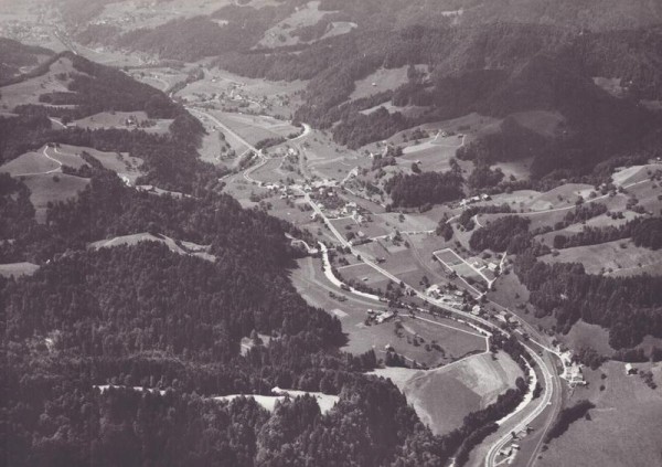 Steg im Tösstal ZH  -  Flugaufnahmen Vorderseite