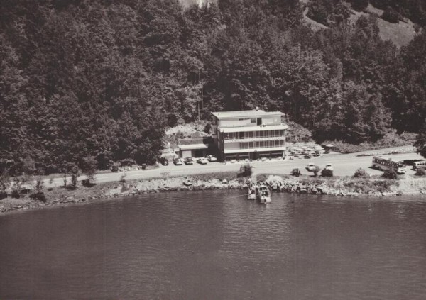 Hotel Fallenbach, Brunnen  - Flugaufnahmen Vorderseite