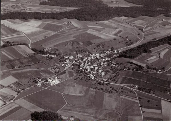 Trüllikon,  Flugaufnahme Vorderseite