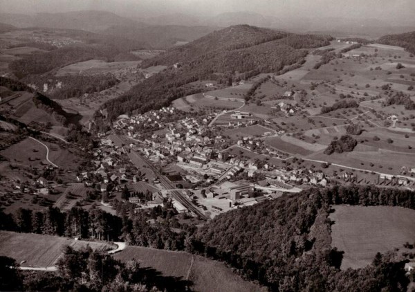 Läufelfingen BL - Flugaufnahmen Vorderseite