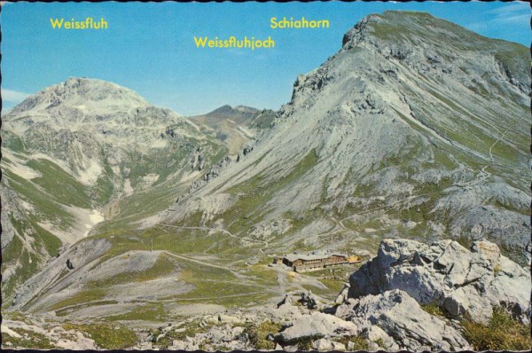 Davos. Berghaus Strelapass mit Weissfluh, Weissfluhjoch und Schiahorn