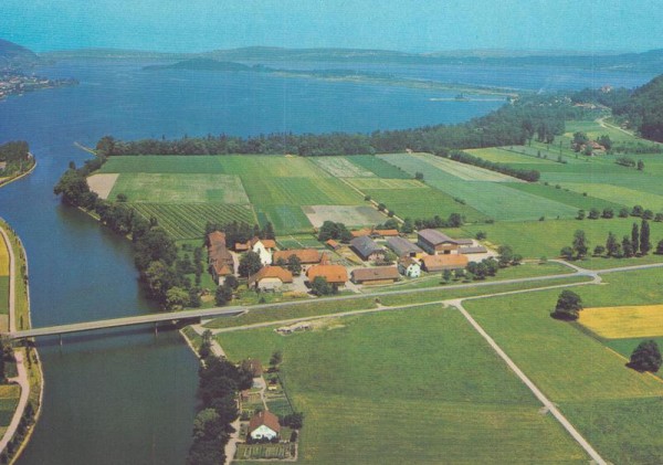 St.Johannsen, Le Landeron NE - Flugaufnahmen Vorderseite