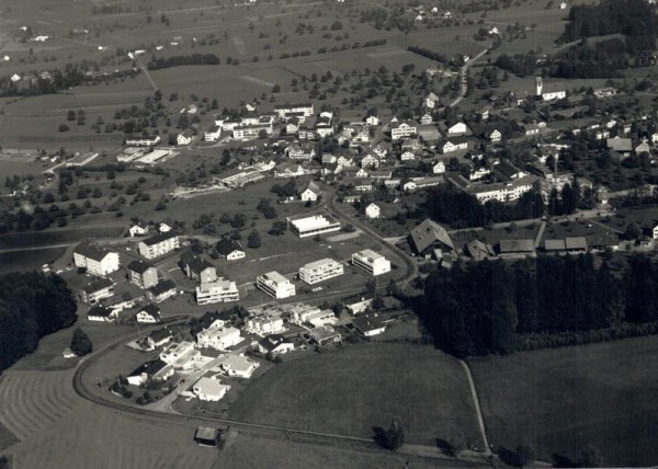 8618 Oetwil am See ZH, Bergstrasse, Clienia Privatklinik Schlössli, Kirche Vorderseite