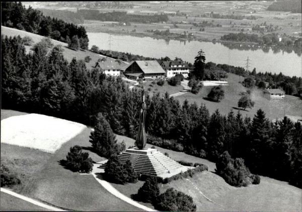 Forch, Hotel Wassberg, Flugaufnahme Vorderseite