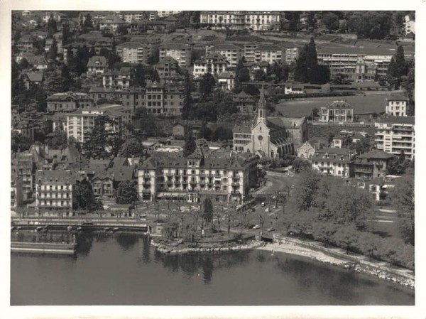 1800 Vevey VD, Rue d'Italie 1 -Marina Garden Lounge/ Katholische Kirche Notre-Dame Vorderseite