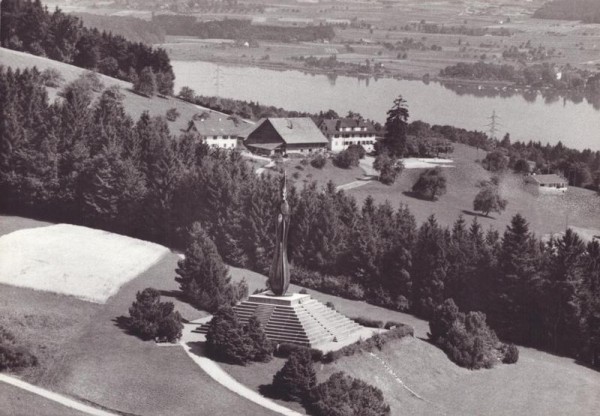 Ausflugs-Restaurant, Wassberg-Forch  -  Flugaufnahmen Vorderseite