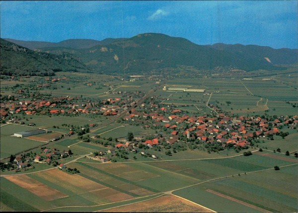 Niederbipp, Flugaufnahme Vorderseite