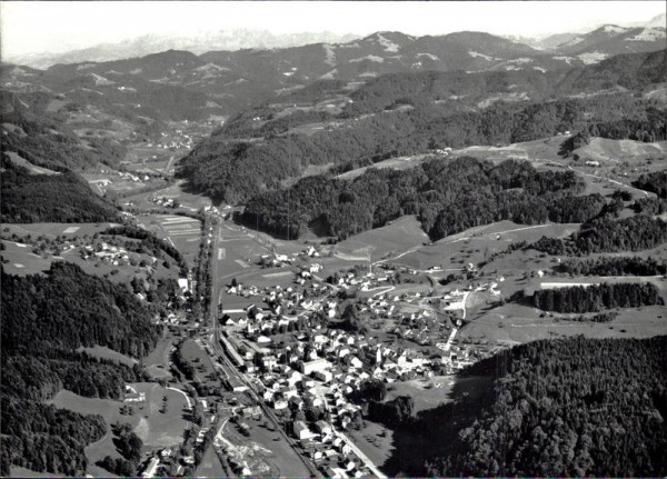 Bauma, Flugaufnahme Vorderseite