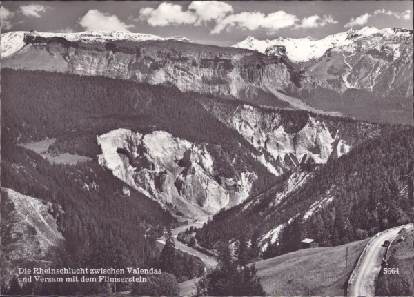 Die Rheinschlucht zwischen Valendas und Versam mit dem Flimserstein