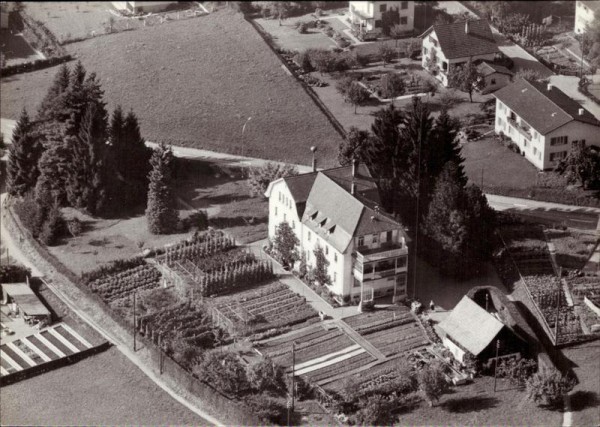 Pfäffikon, Neuhof, Flugaufnahme Vorderseite