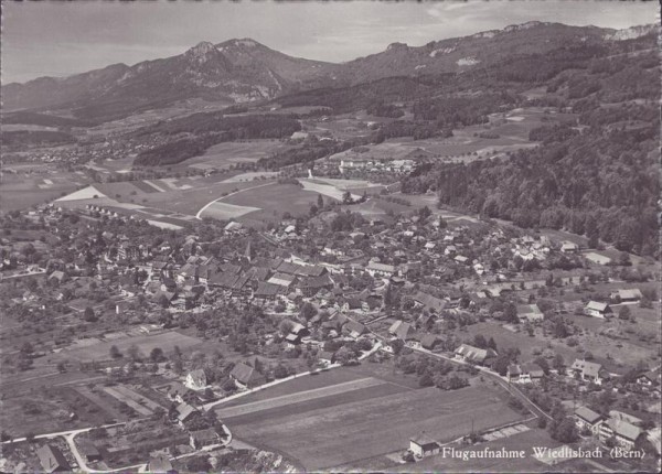 Wiedlisbach (Bern)  -  Flugaufnahmen Vorderseite