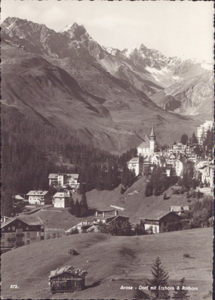 Arosa - Dorf mit Erzhorn und Rothorn