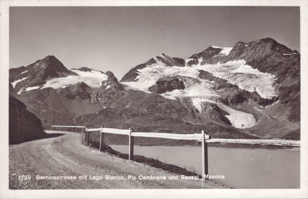 Berninastrasse mit Lago Bianco, Piz Cambrena und Sassal Masaone