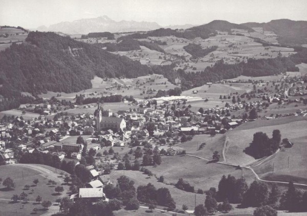 Bütschwil SG im Toggenburg  -  Flugaufnahmen Vorderseite