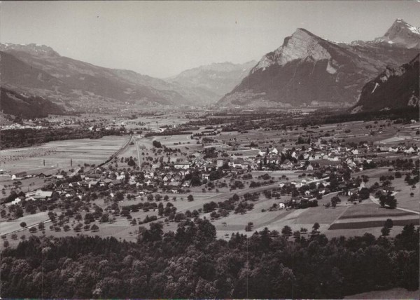 Maienfeld,  Flugaufnahme Vorderseite