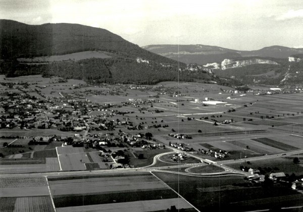 Niederbipp, Flugaufnahme Vorderseite