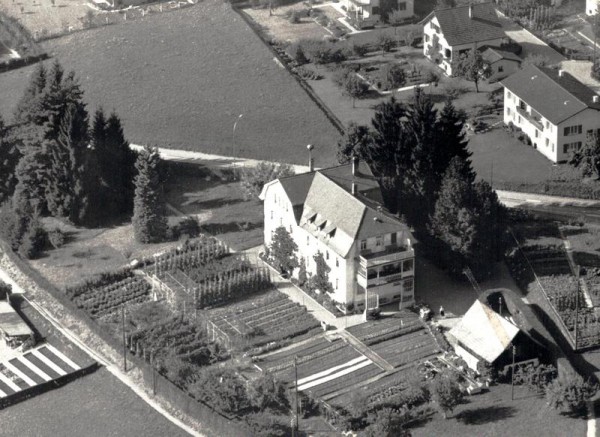 Altersheim Neuhof, Pfäffikon ZH - Flugaufnahmen Vorderseite