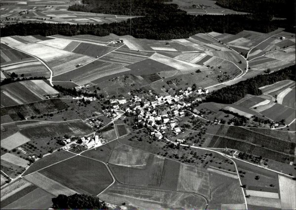 Trüllikon, Flugaufnahme Vorderseite