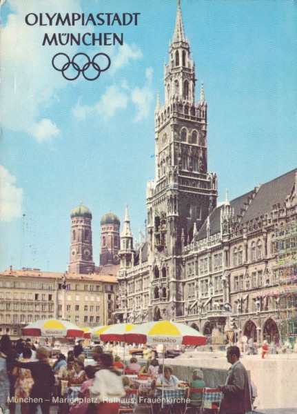 München, Marienplatz mit Rathaus und Frauenkirche