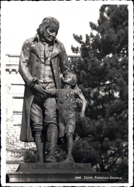 Zürich, Pestalozzi-Denkmal Vorderseite