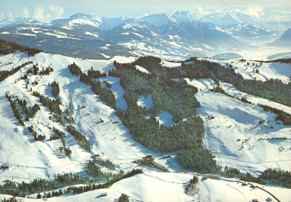 Skigebiet Atzmännig, Goldingen - Flugaufnahmen Vorderseite