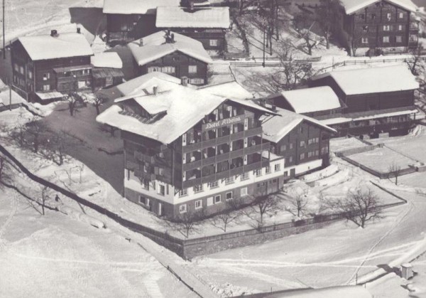 Hotel Albeina, Klosters-Dorf  -  Flugaufnahmen Vorderseite