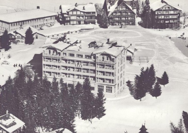 Hotel Eden, Arosa  -  Flugaufnahmen Vorderseite