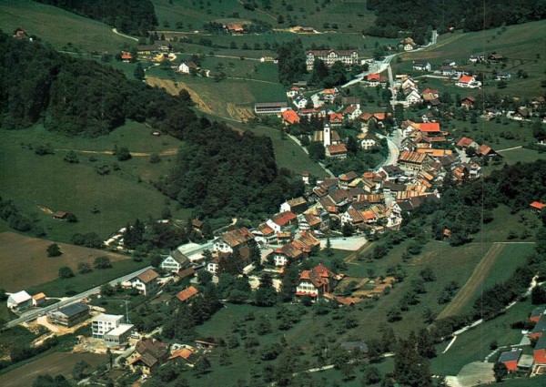 Langenbruck BL  -  Flugaufnahmen Vorderseite