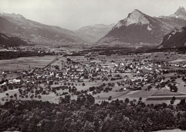 Mainfeld GR - Flugaufnahmen Vorderseite