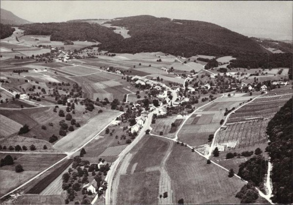 Mönthal,  Flugaufnahme Vorderseite