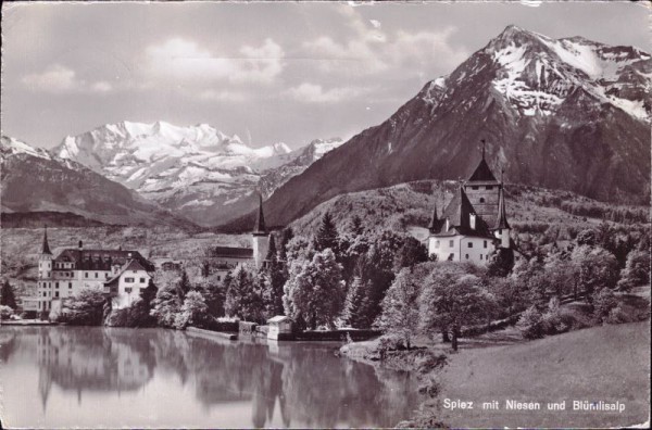 Spiez mit Niesen und Blümlisalp