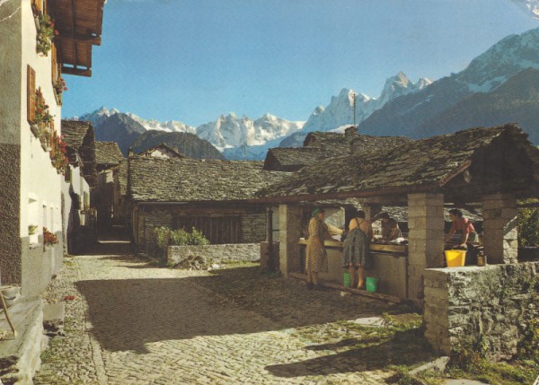 Soglio im Bergell mit Bondascagruppe