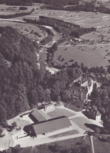 Benediktinerinnenkloster Glattburg, Oberbüren SG - Flugaufnahmen Vorderseite