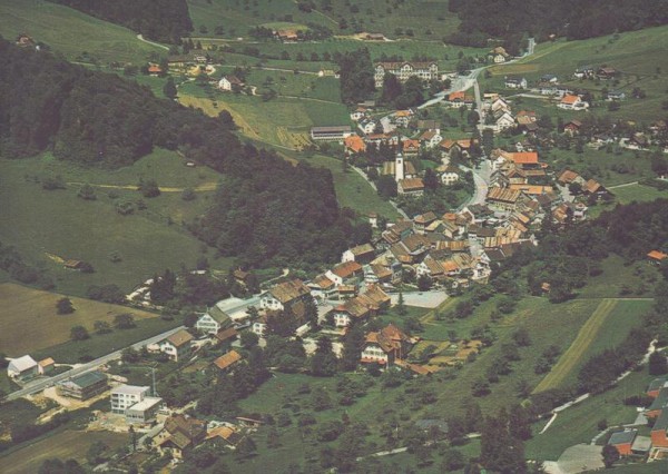 Langenbruck BL  -  Flugaufnahmen Vorderseite