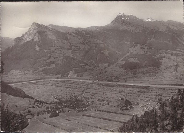 Aussicht vom Guscha-Heim ob Maienfeld gegen Gonzen u. Alvier. 1947