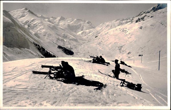 Mitrailleure auf der Oberalp Vorderseite